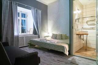 Отель Godart Rooms Таллин Двухместный номер с 1 кроватью и окном-2
