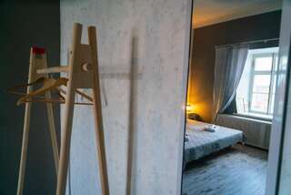 Отель Godart Rooms Таллин Двухместный номер с 1 кроватью и окном-3